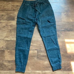 Grey cargo joggers. Never worn. Size S
